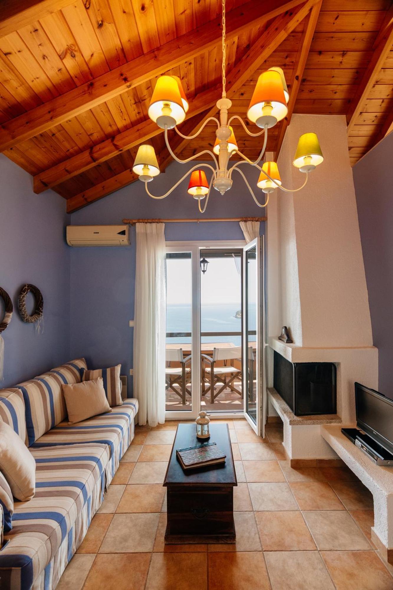 Apelon Tiritas Villas 利昂尼迪翁 外观 照片