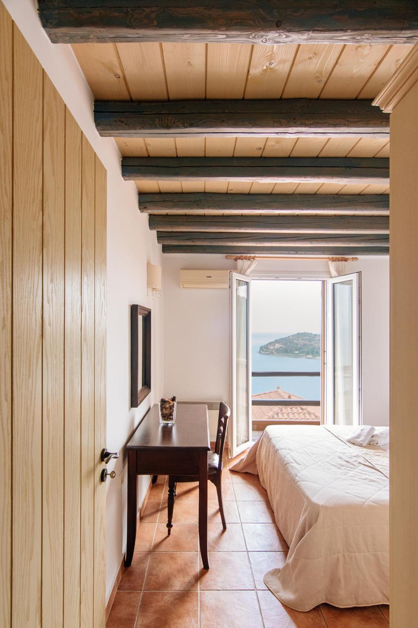 Apelon Tiritas Villas 利昂尼迪翁 外观 照片
